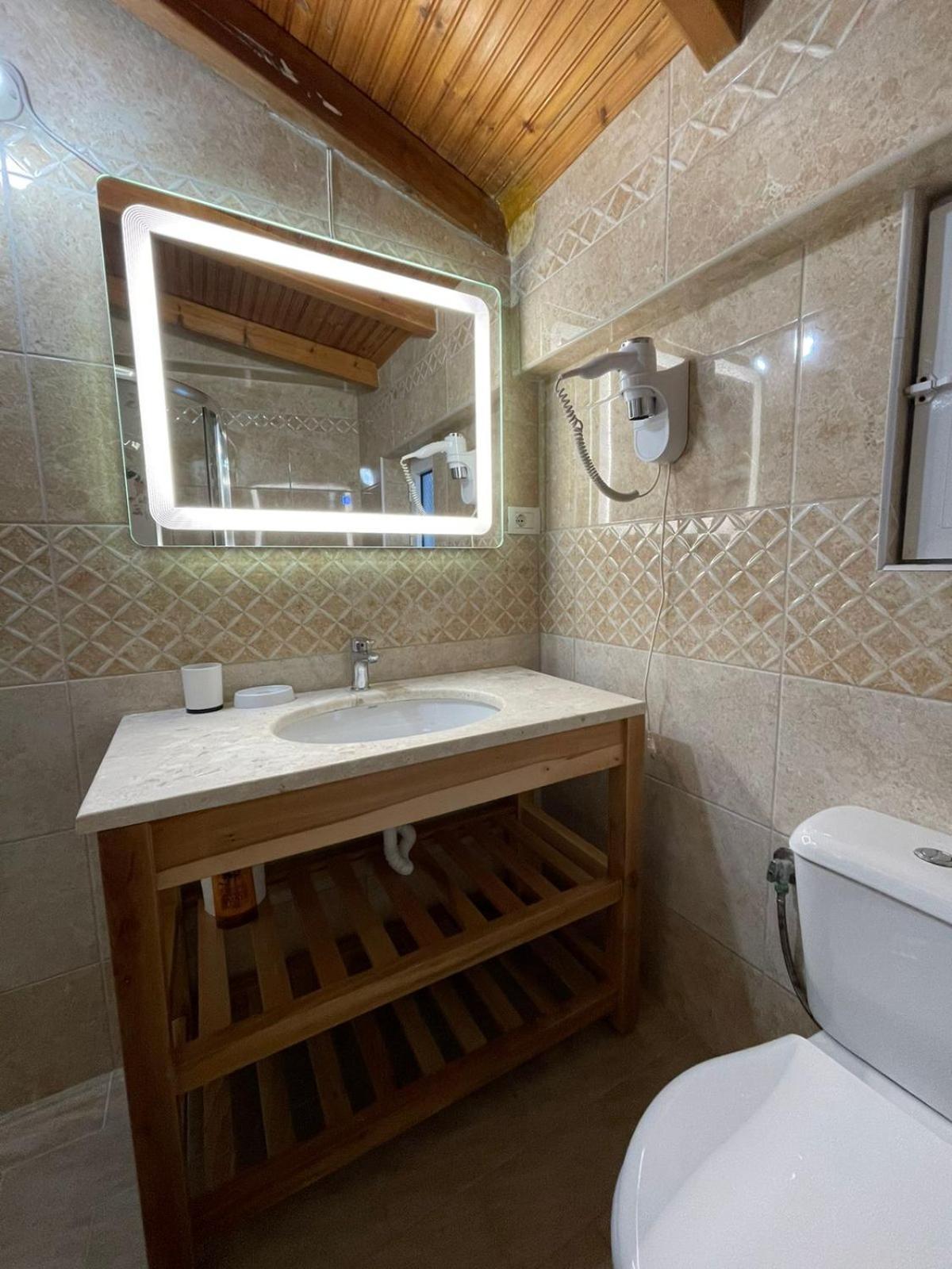 Hotel Kolagji Himare Esterno foto