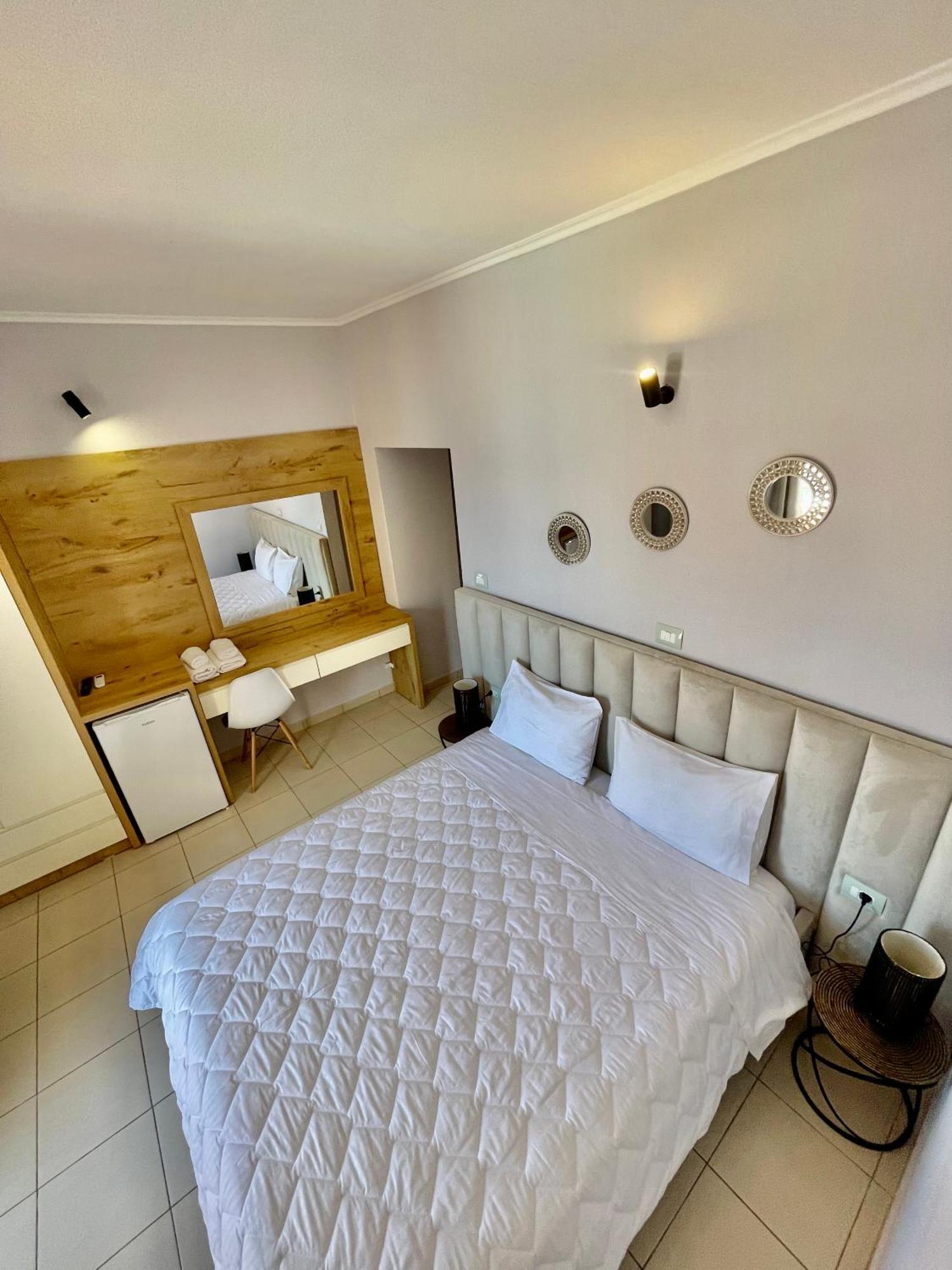 Hotel Kolagji Himare Esterno foto
